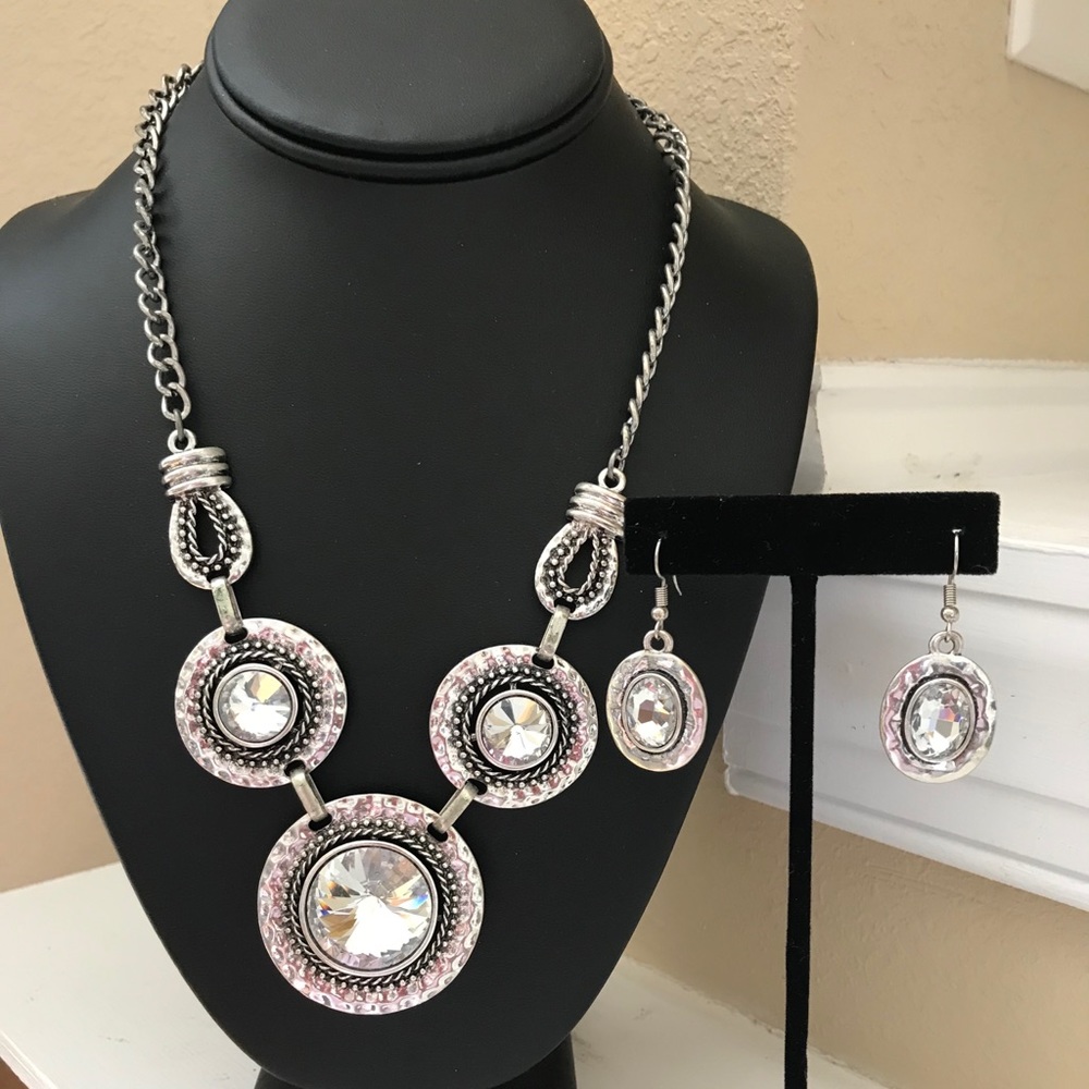 New York & Company Silver Necklace & Earring Set!